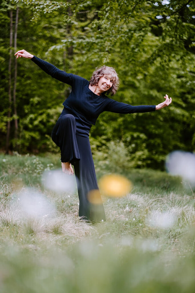 Jagruti tanzt in Natur